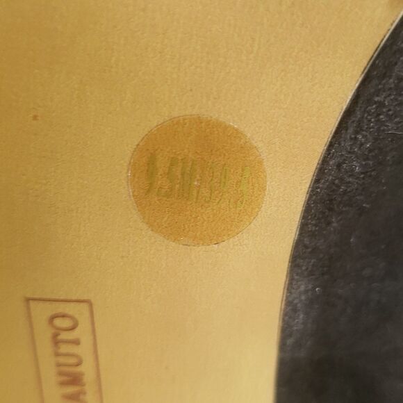 VINCE Camuto Heels With Bows - Picture 9 of 11